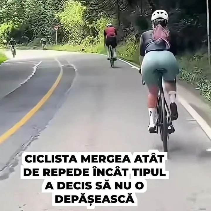 Cu bicicleta si text ciclista mergea atat de repede incat tipul a decis sa nu o depaseasca